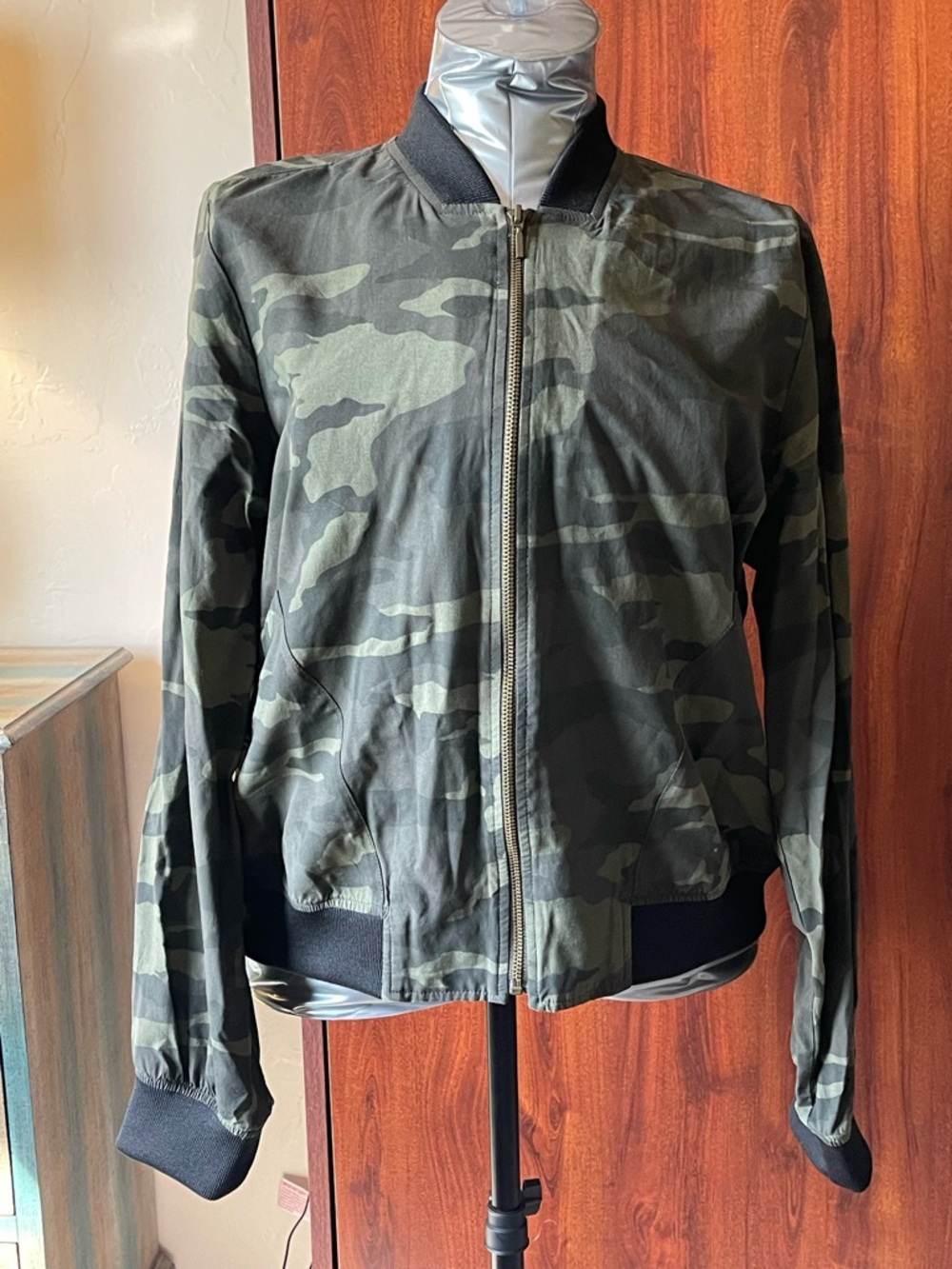 Sonoma Lightweight Ladie’s Green Camouflage Bomber Jacket